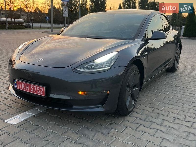 Седан Tesla Model 3 2020 в Кременчуге