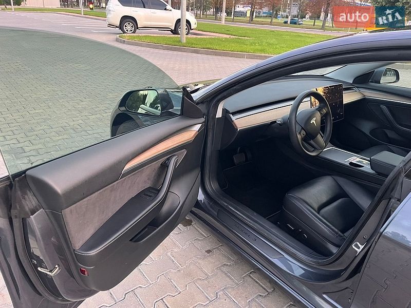 Седан Tesla Model 3 2020 в Кременчуге