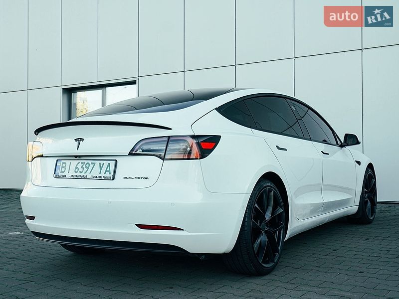 Седан Tesla Model 3 2021 в Харькове