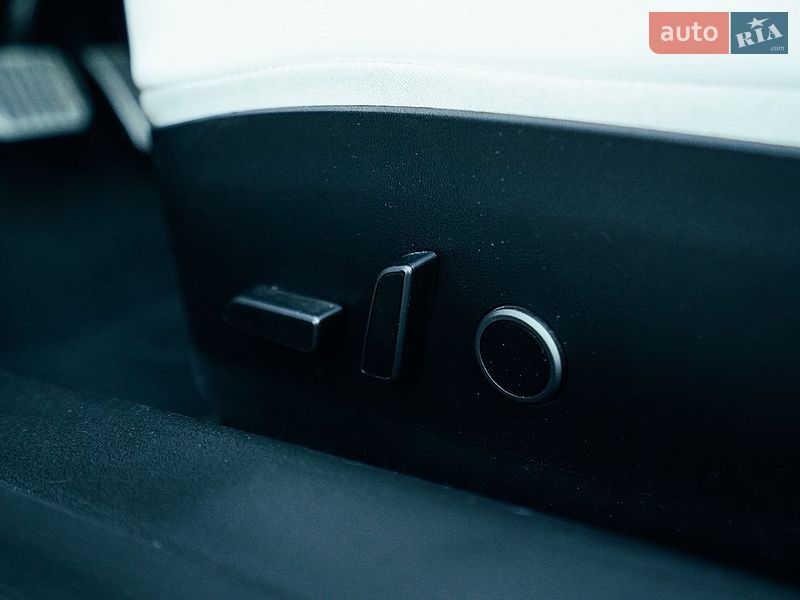 Седан Tesla Model 3 2021 в Харькове