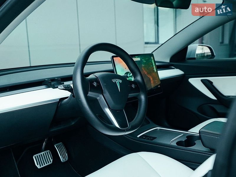 Седан Tesla Model 3 2021 в Харькове
