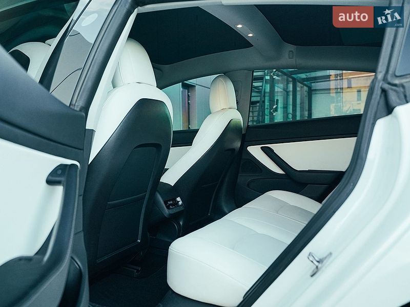 Седан Tesla Model 3 2021 в Харькове