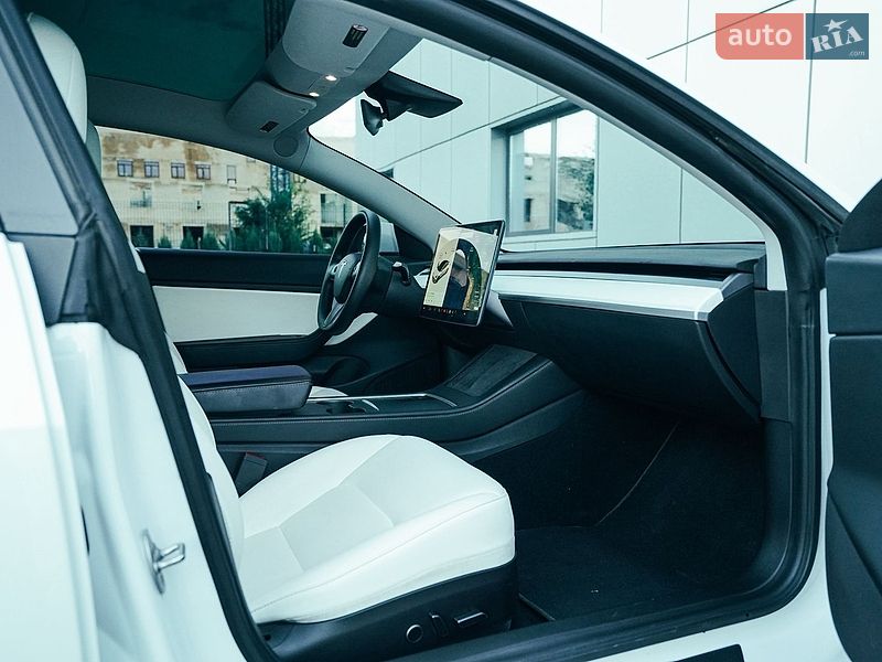 Седан Tesla Model 3 2021 в Харькове