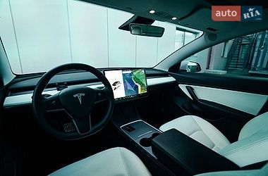 Седан Tesla Model 3 2021 в Харькове