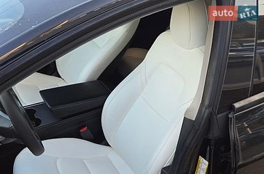 Седан Tesla Model 3 2021 в Києві
