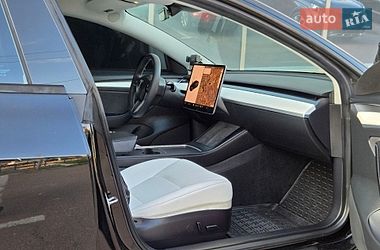 Седан Tesla Model 3 2021 в Києві
