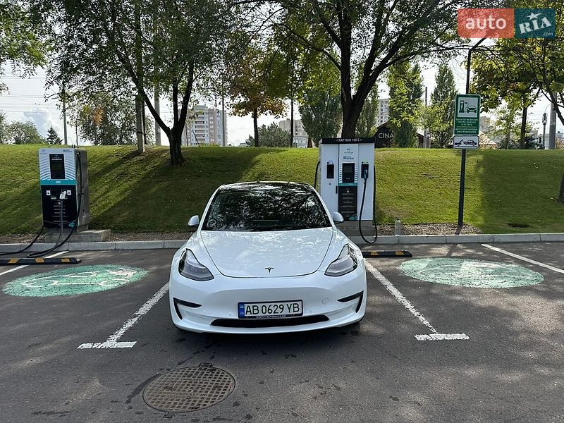 Седан Tesla Model 3 2021 в Могилев-Подольске