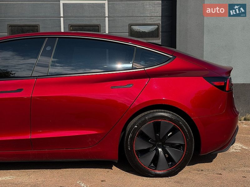 Седан Tesla Model 3 2024 в Киеве