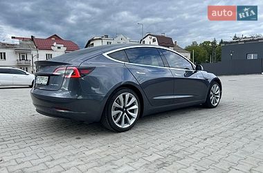 Седан Tesla Model 3 2019 в Львове