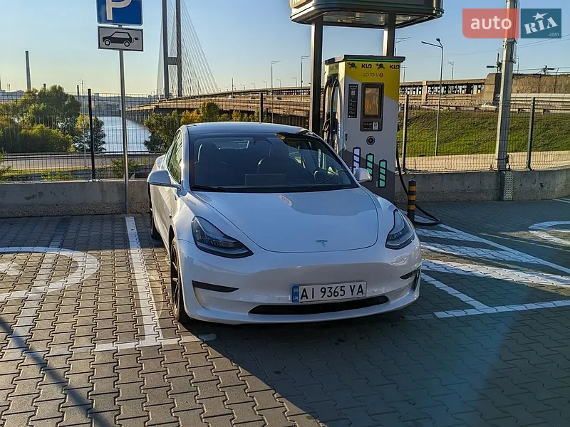 Tesla Model 3 2020