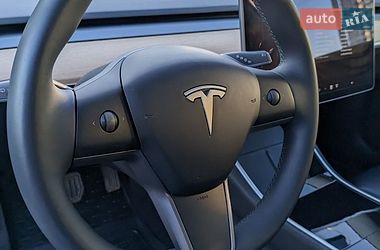 Седан Tesla Model 3 2020 в Києві