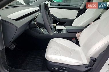 Седан Tesla Model 3 2024 в Львове