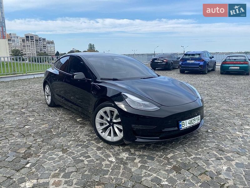 Седан Tesla Model 3 2021 в Днепре