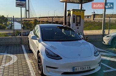Седан Tesla Model 3 2020 в Києві