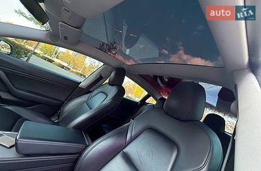 Седан Tesla Model 3 2021 в Киеве