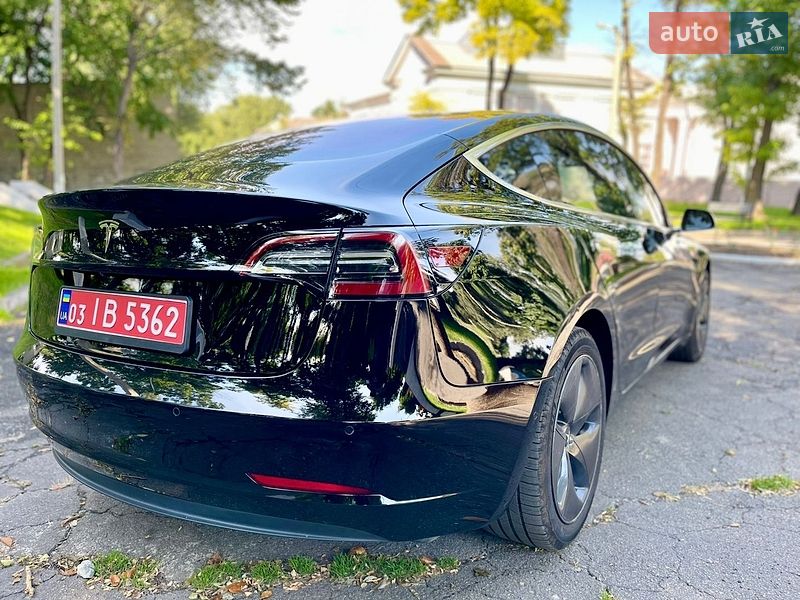 Седан Tesla Model 3 2018 в Кам'янському