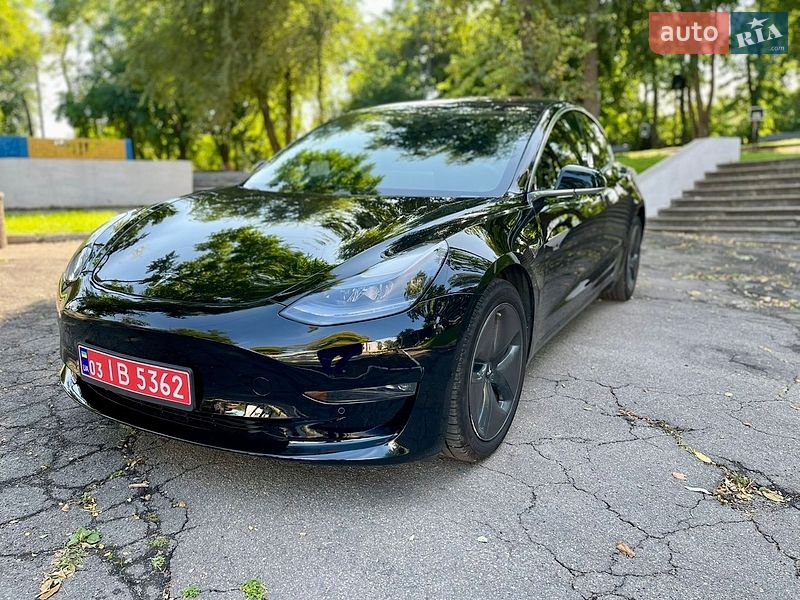 Седан Tesla Model 3 2018 в Кам'янському