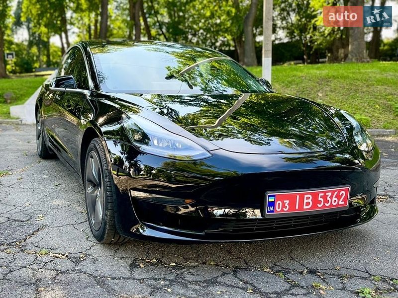 Седан Tesla Model 3 2018 в Кам'янському