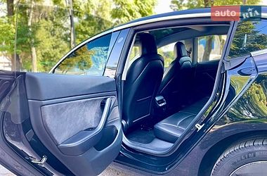 Седан Tesla Model 3 2018 в Кам'янському