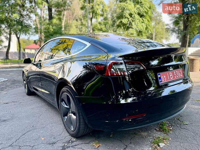 Седан Tesla Model 3 2018 в Кам'янському