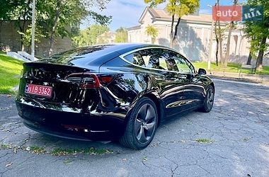 Седан Tesla Model 3 2018 в Кам'янському