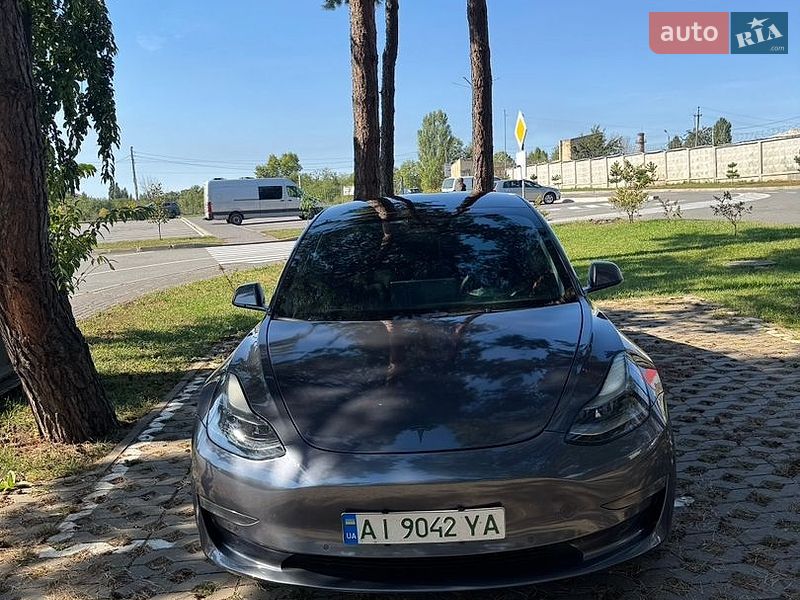 Седан Tesla Model 3 2022 в Гостомелі
