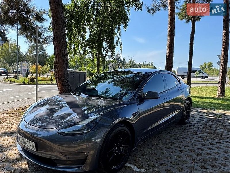 Седан Tesla Model 3 2022 в Гостомелі
