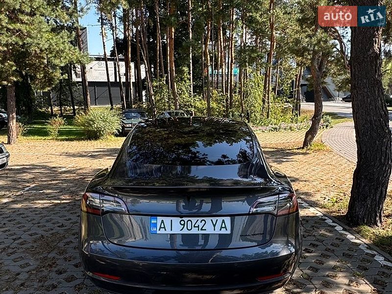 Седан Tesla Model 3 2022 в Гостомелі