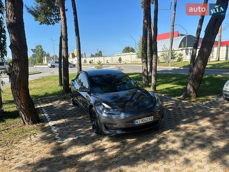 Седан Tesla Model 3 2022 в Гостомелі