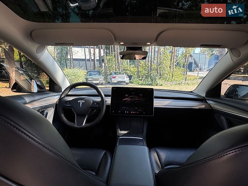 Седан Tesla Model 3 2022 в Гостомелі