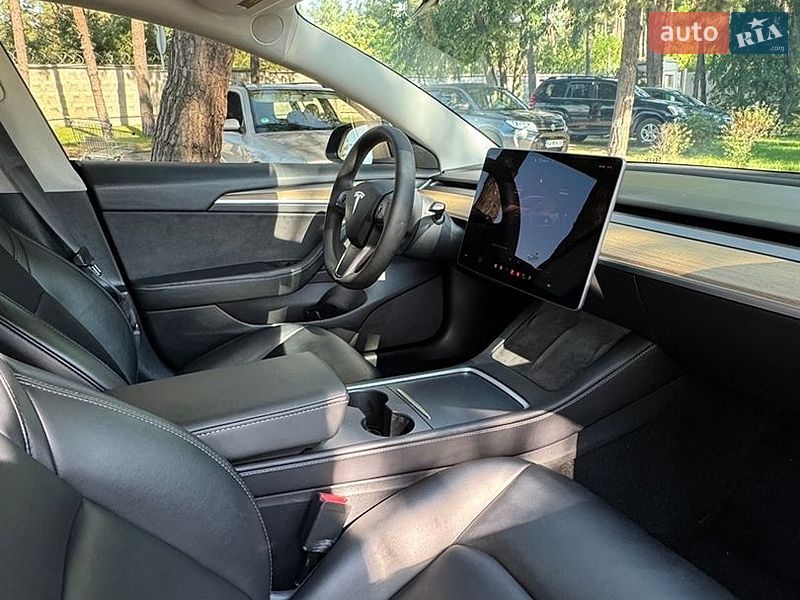 Седан Tesla Model 3 2022 в Гостомелі