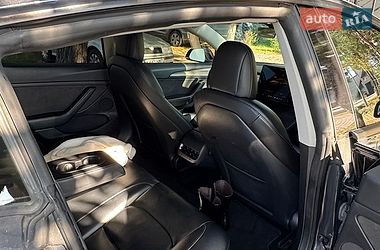 Седан Tesla Model 3 2022 в Гостомелі