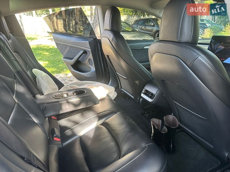 Седан Tesla Model 3 2022 в Гостомелі