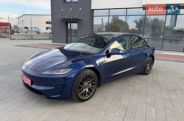 Седан Tesla Model 3 2025 в Ивано-Франковске Седан Tesla Model 3 2025 в Ивано-Франковске