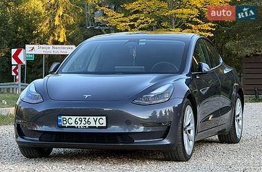 Седан Tesla Model 3 2022 в Самборі