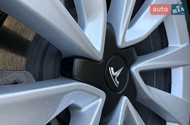Седан Tesla Model 3 2022 в Самборі