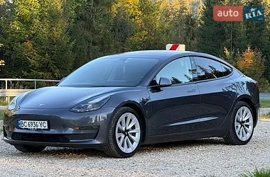 Седан Tesla Model 3 2022 в Самборі