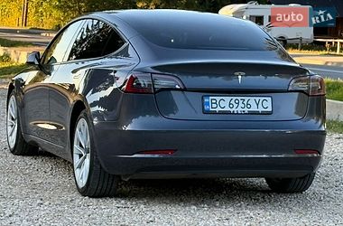 Седан Tesla Model 3 2022 в Самборі