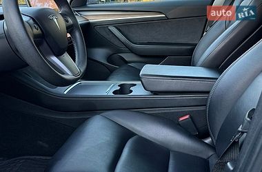 Седан Tesla Model 3 2022 в Самборі