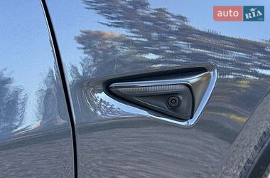 Седан Tesla Model 3 2022 в Самборі