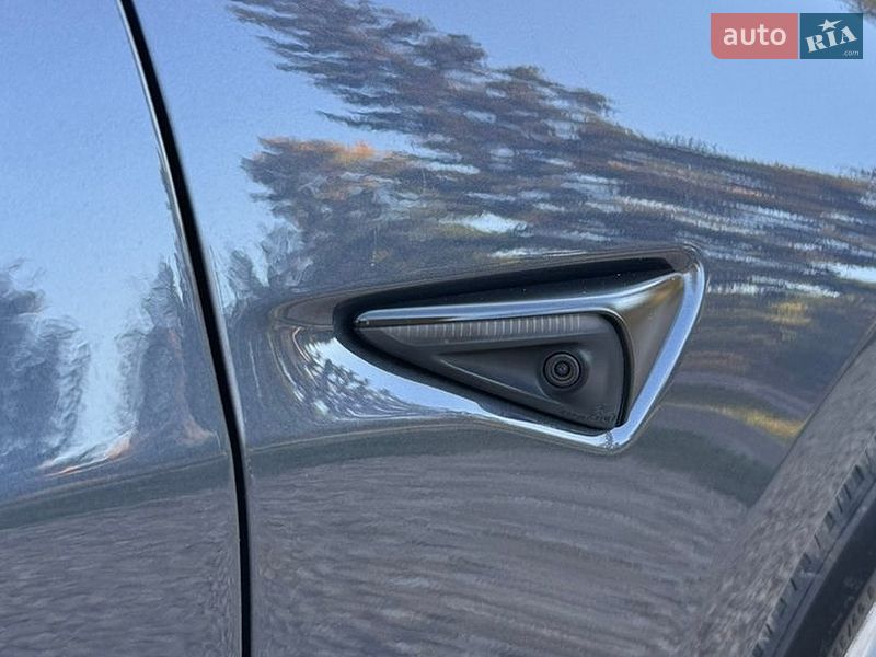 Седан Tesla Model 3 2022 в Самборі