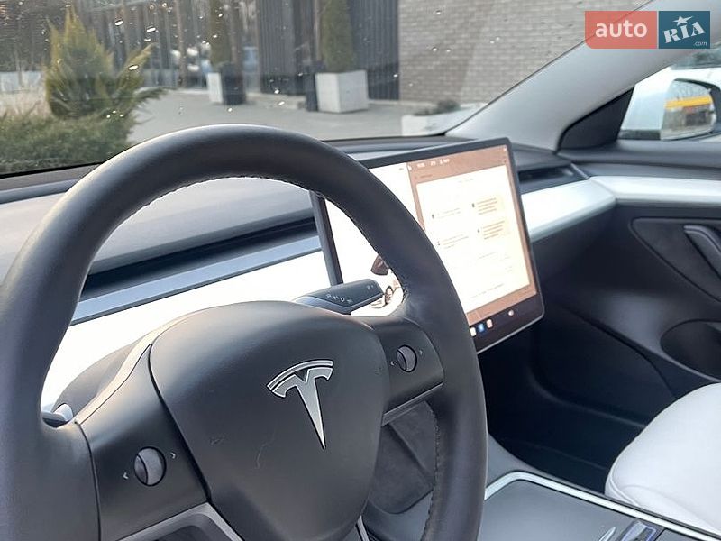 Седан Tesla Model 3 2022 в Дніпрі