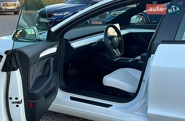 Седан Tesla Model 3 2023 в Рівному