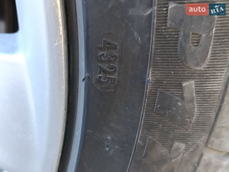 Седан Tesla Model 3 2019 в Львове