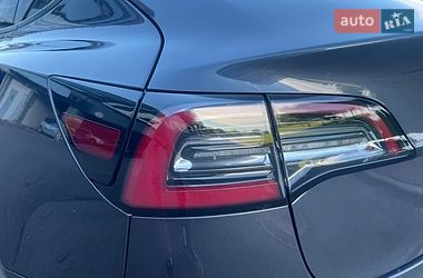 Седан Tesla Model 3 2022 в Києві