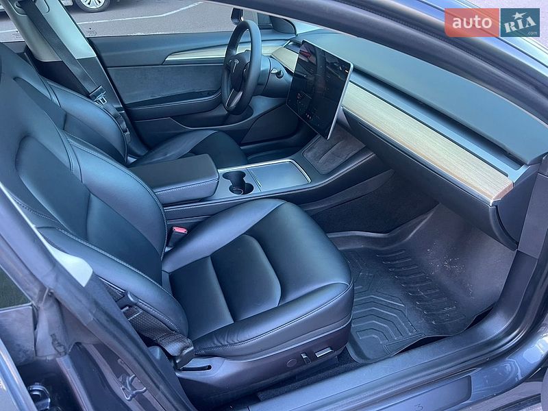 Седан Tesla Model 3 2022 в Києві