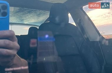 Седан Tesla Model 3 2022 в Києві