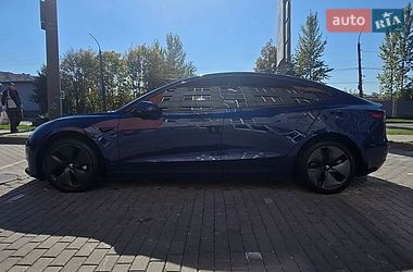 Седан Tesla Model 3 2018 в Львове