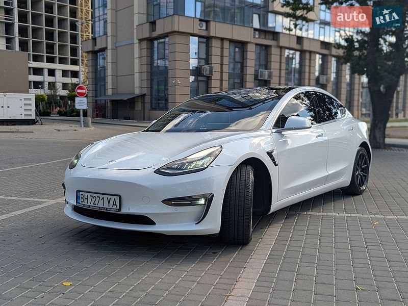 Седан Tesla Model 3 2019 в Одессе