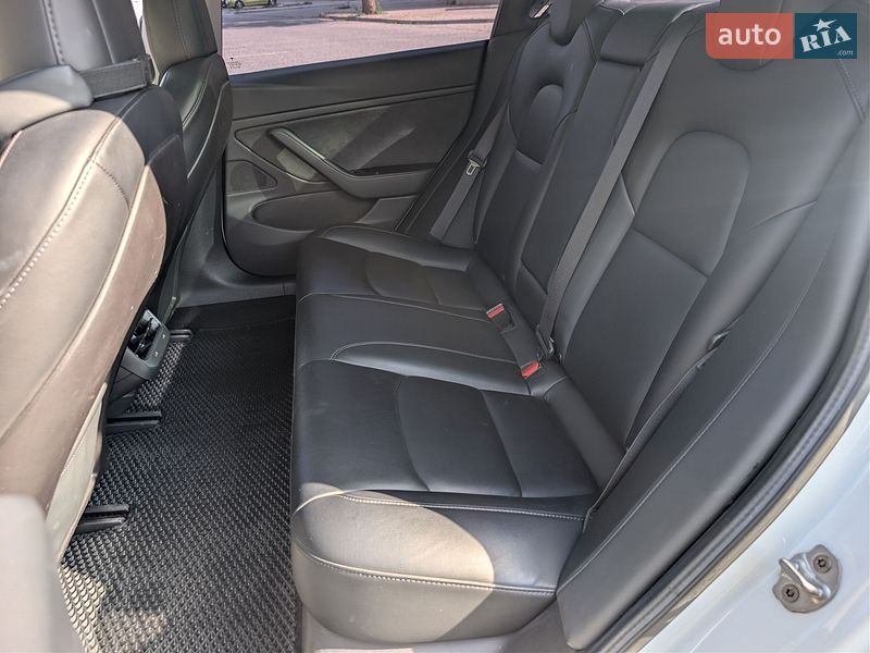 Седан Tesla Model 3 2019 в Одессе